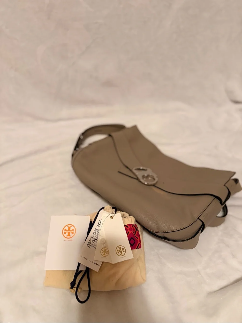 Tory Burch Gemini Link Belted Hobo Crossbody in French Gray